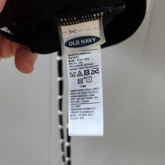 OLD NAVY SMALL TOP - Picture 2 of 5